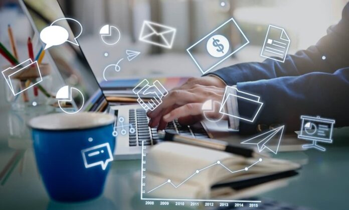 Kahve Sektöründe E-ticaretin Yükselişi Son yıllarda dijital alışveriş alışkanlıklarının hızla yaygınlaşmasıyla birlikte kahve sektörü, e-ticaret alanında önemli bir büyüme ivmesi yakaladı. Tüketicilerin kaliteli kahve ürünlerine internet üzerinden kolayca ulaşabilmesi, markaların dijital satış kanallarına daha fazla yatırım yapmasını sağladı. Artık yalnızca fiziksel mağazalar değil, çevrim içi mağazalar da sektörün büyümesinde belirleyici rol oynuyor. Konulu bir haber görseli.