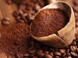 Hızla büyümeye devam eden kahve sektörü, artan yatırımcı ilgisi ve değişen tüketici alışkanlıklarıyla birlikte her geçen gün daha rekabetçi bir yapıya kavuşuyor. Küçük ölçekli butik kahvecilerden uluslararası zincirlere kadar çok sayıda işletme, pazardaki payını artırabilmek için farklı stratejiler geliştiriyor. Artık yalnızca kaliteli kahve sunmak yeterli görülmüyor; güçlü marka algısı, müşteri deneyimi, dijital çözümler ve yenilikçi hizmet anlayışı da başarıyı belirleyen temel unsurlar arasında yer alıyor. Konulu bir haber görseli.